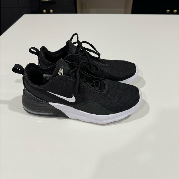Nike Air men's shoe 9.5 - Picture 1 of 5